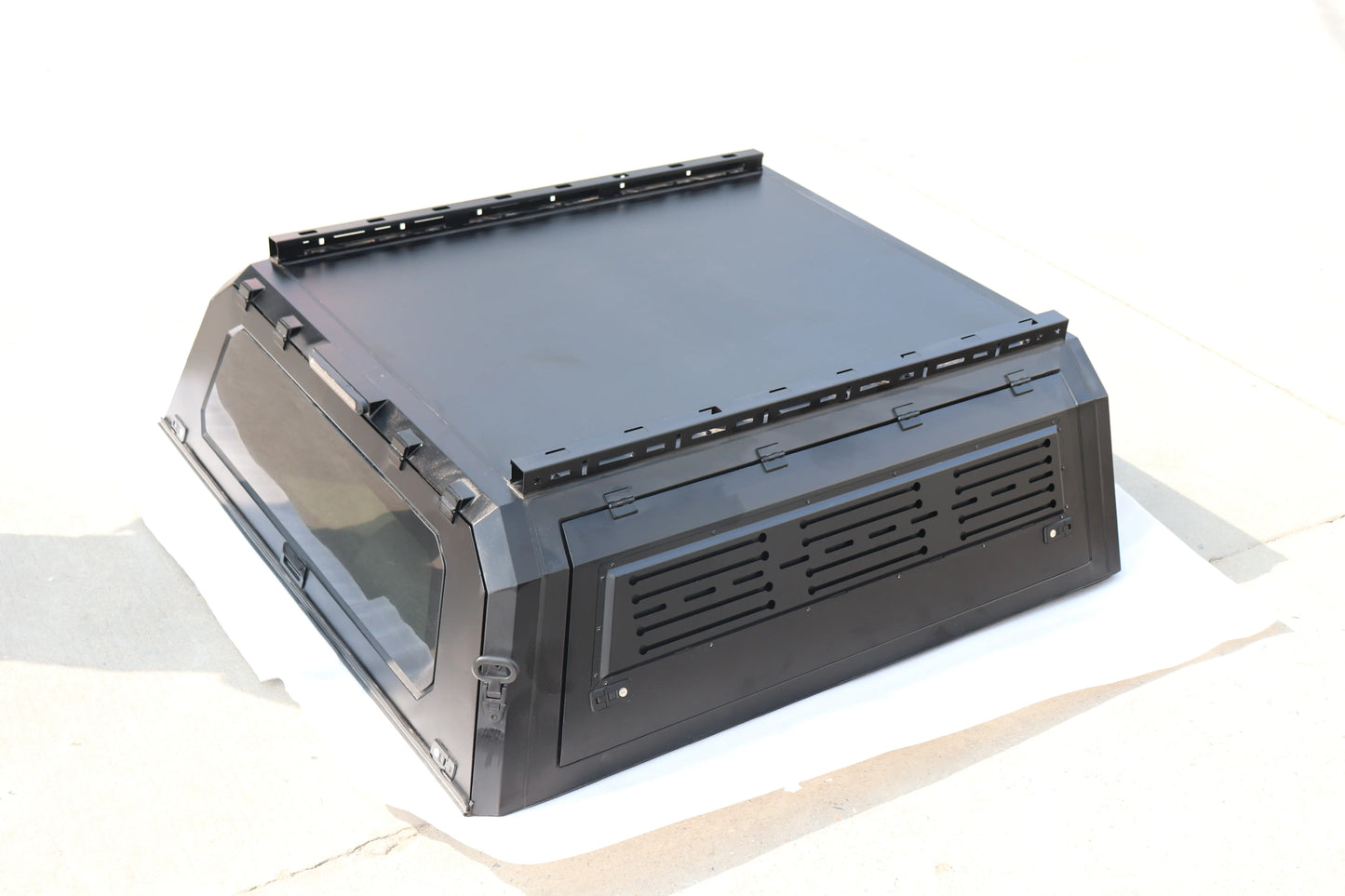 Aluminum Truck Bed Cap | Modular | 5' Bed | Chevrolet Colorado 2024+